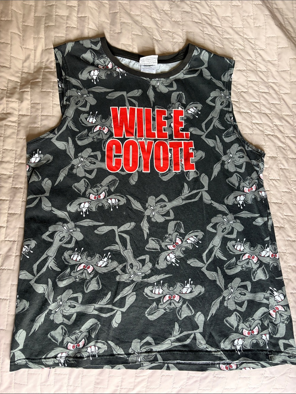 Warner Bros. Wile E. Coyote Black Tank Top with Red Logo